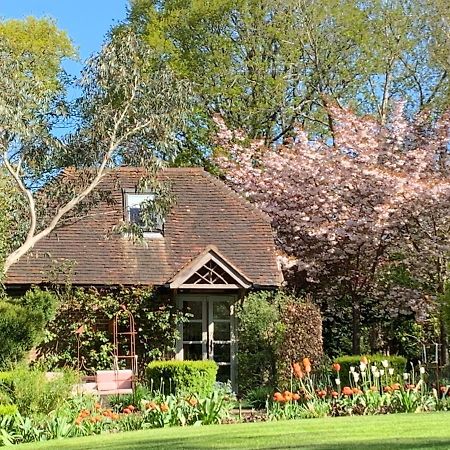 Bootmenders B&B Petersfield Bagian luar foto
