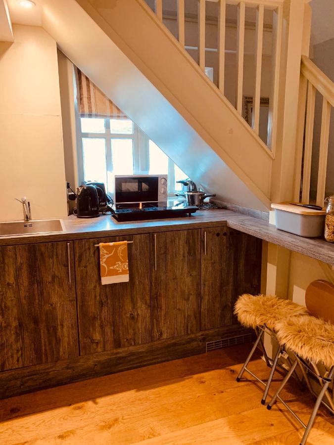 Bootmenders B&B Petersfield Bagian luar foto