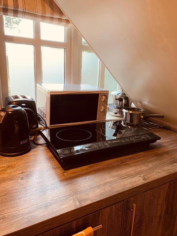 Bootmenders B&B Petersfield Bagian luar foto