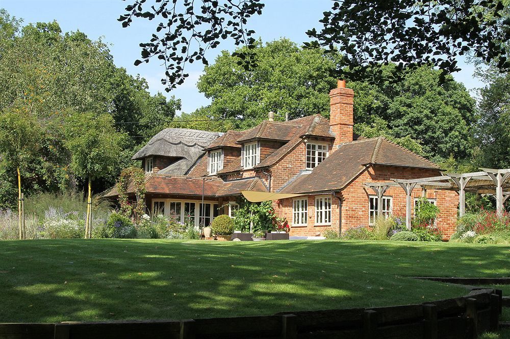 Bootmenders B&B Petersfield Bagian luar foto